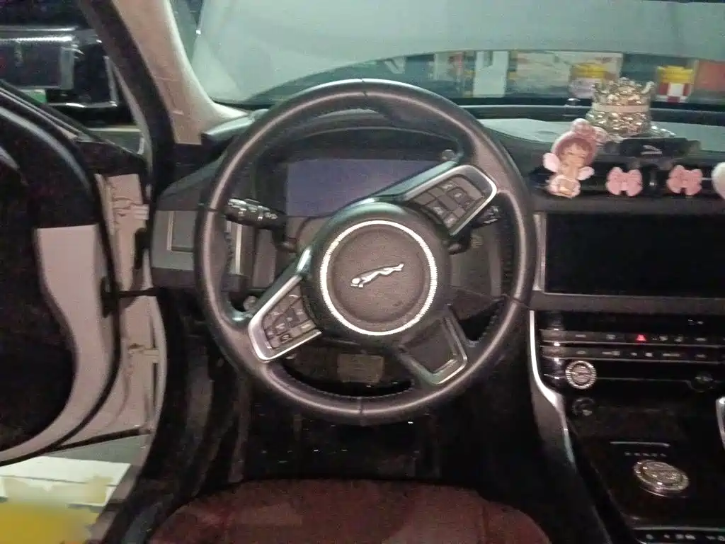 Jaguar XFL XFL 2.0 T 250 PS Luxury