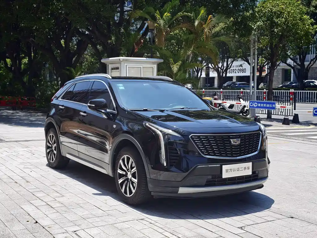Cadillac XT4 28 T 2 WD Leading
