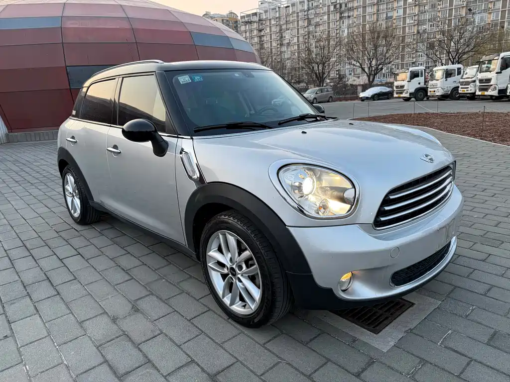 MINI COUNTRYMAN 1.6 L COOPER Excitement