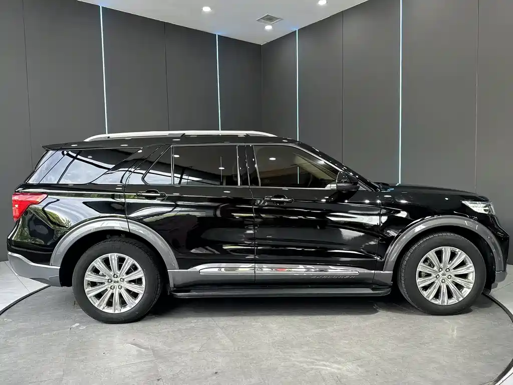 Explorer EcoBoost 285 4 WD Titanium 7-seat