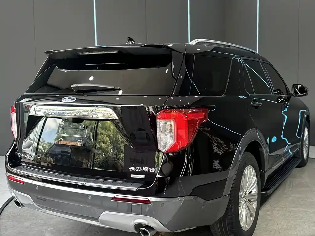 Explorer EcoBoost 285 4 WD Titanium 7-seat