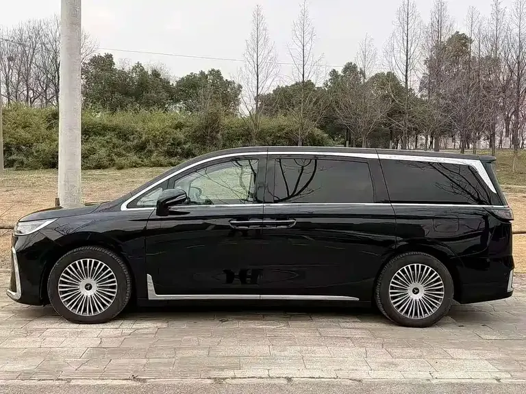 Voyah Dreamer PHEV 4 WD Distinguished Kunpeng