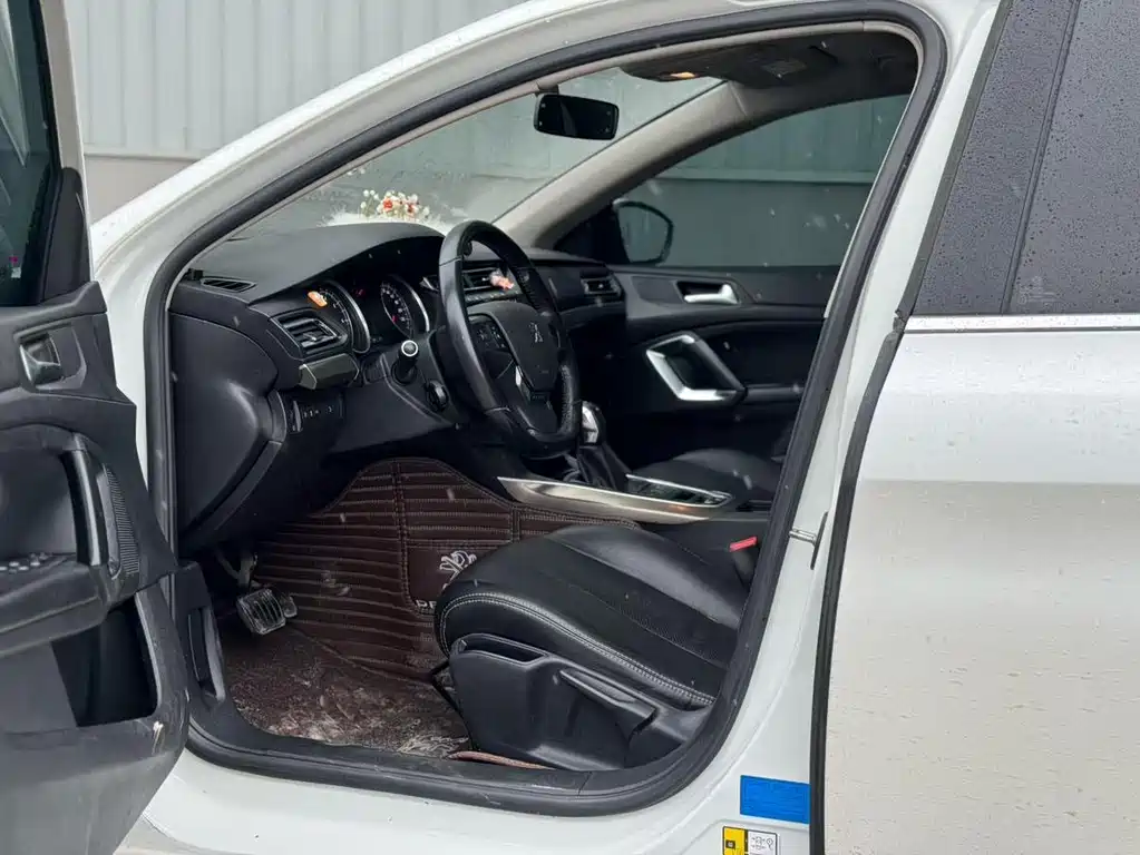 Peugeot 408 1.6 T Auto Luxury