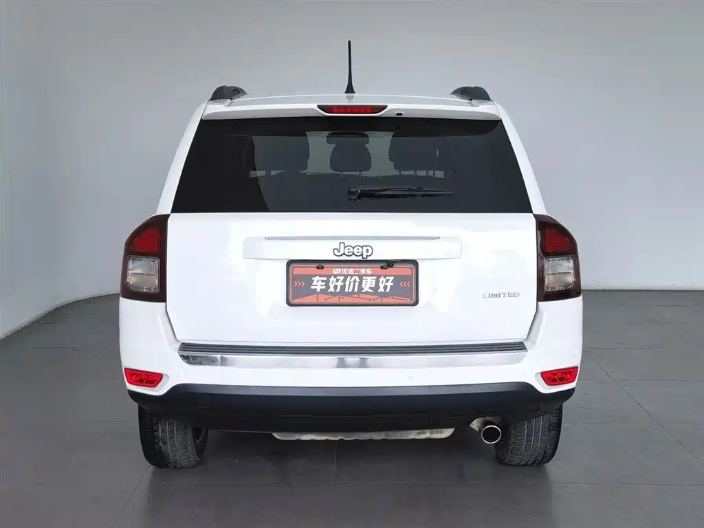 Compass (Import) 2.0 L 2 WD Luxury