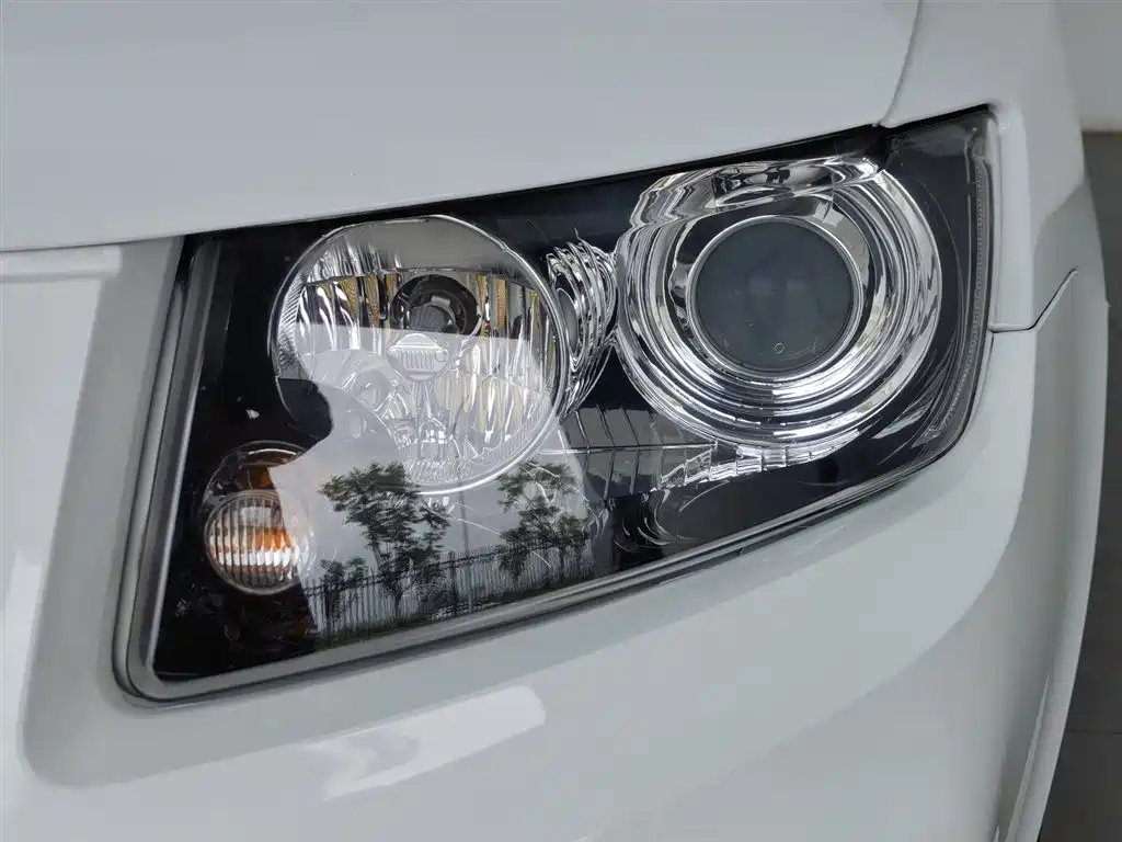 Compass (Import) 2.0 L 2 WD Luxury