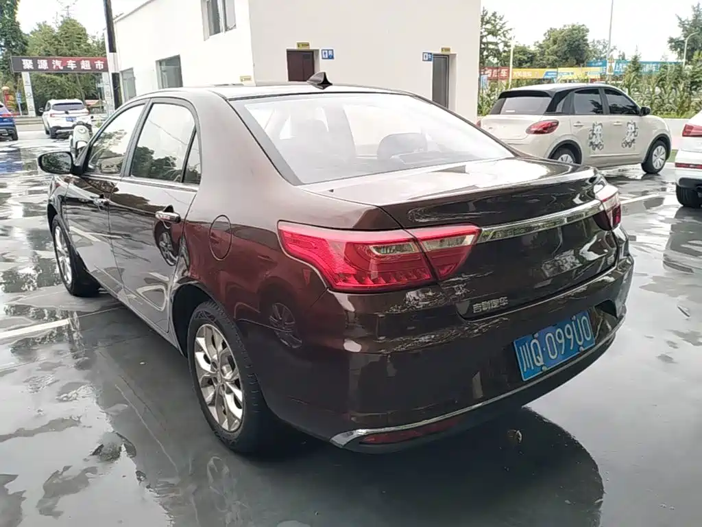 Vision 1.5 L Auto Distinguished