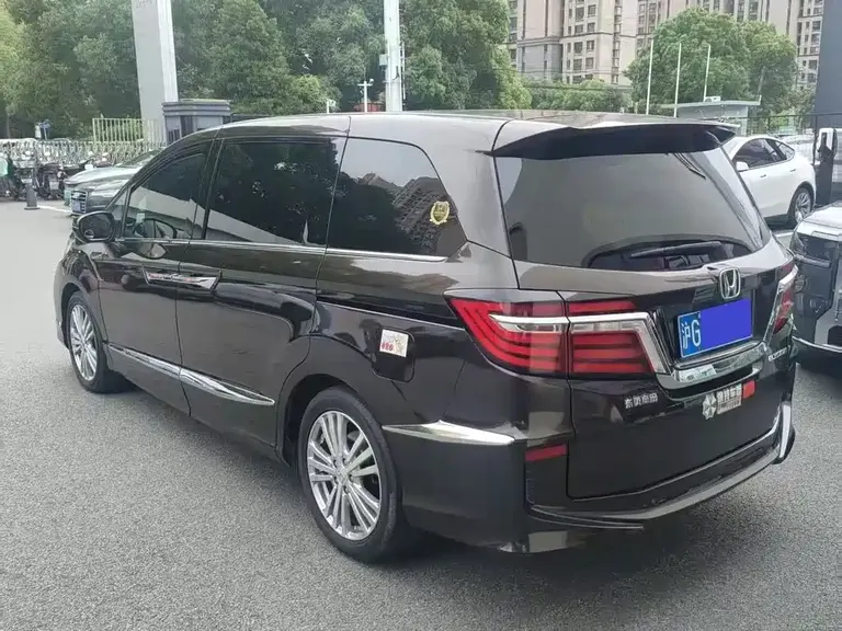 Honda Elysion 2.4 L Style