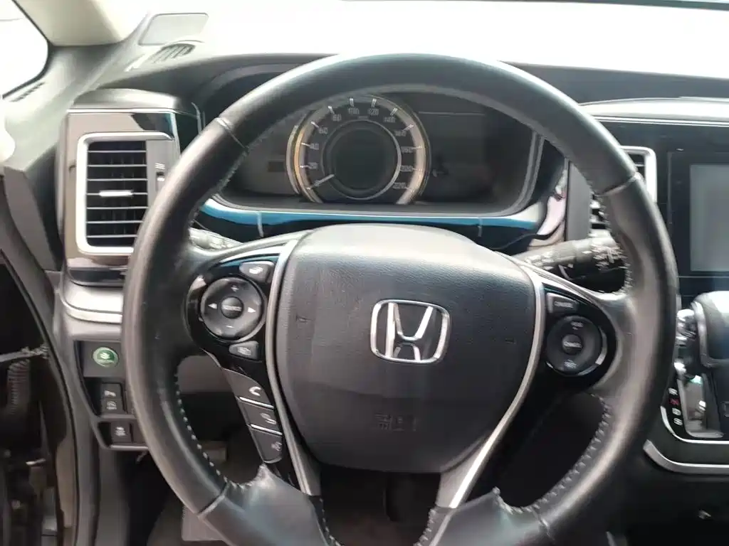 Elysion 2.4 L Style