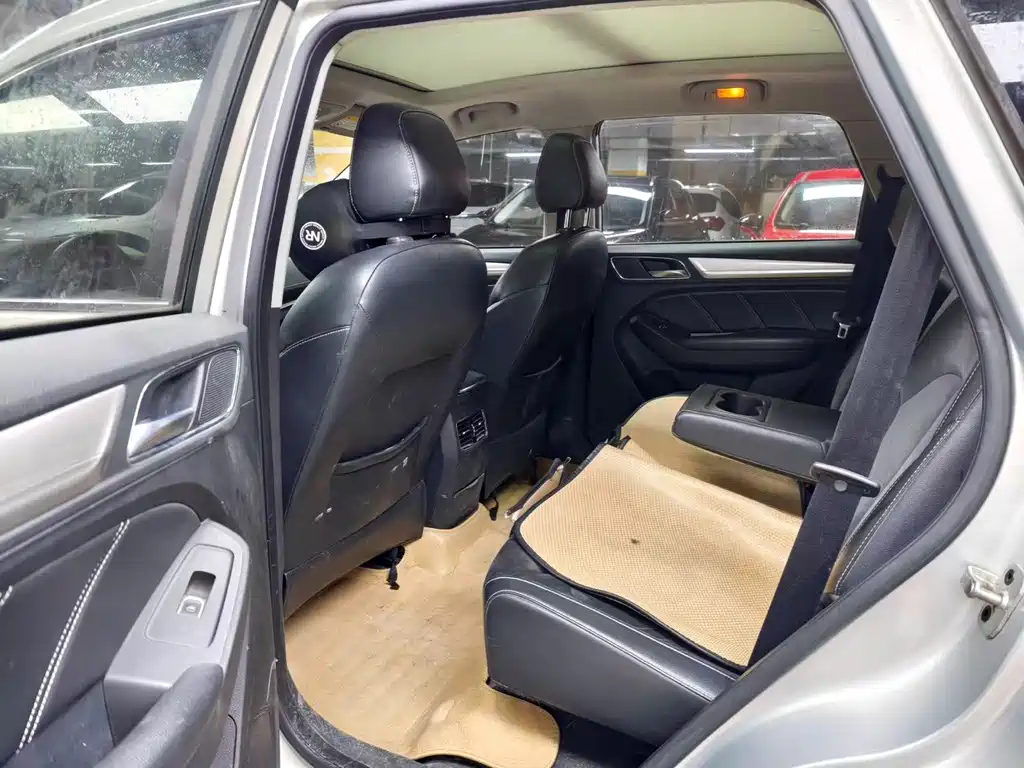 Roewe RX5 NEV eRX5 50 T Hybrid Connected Honor Supreme Flagship