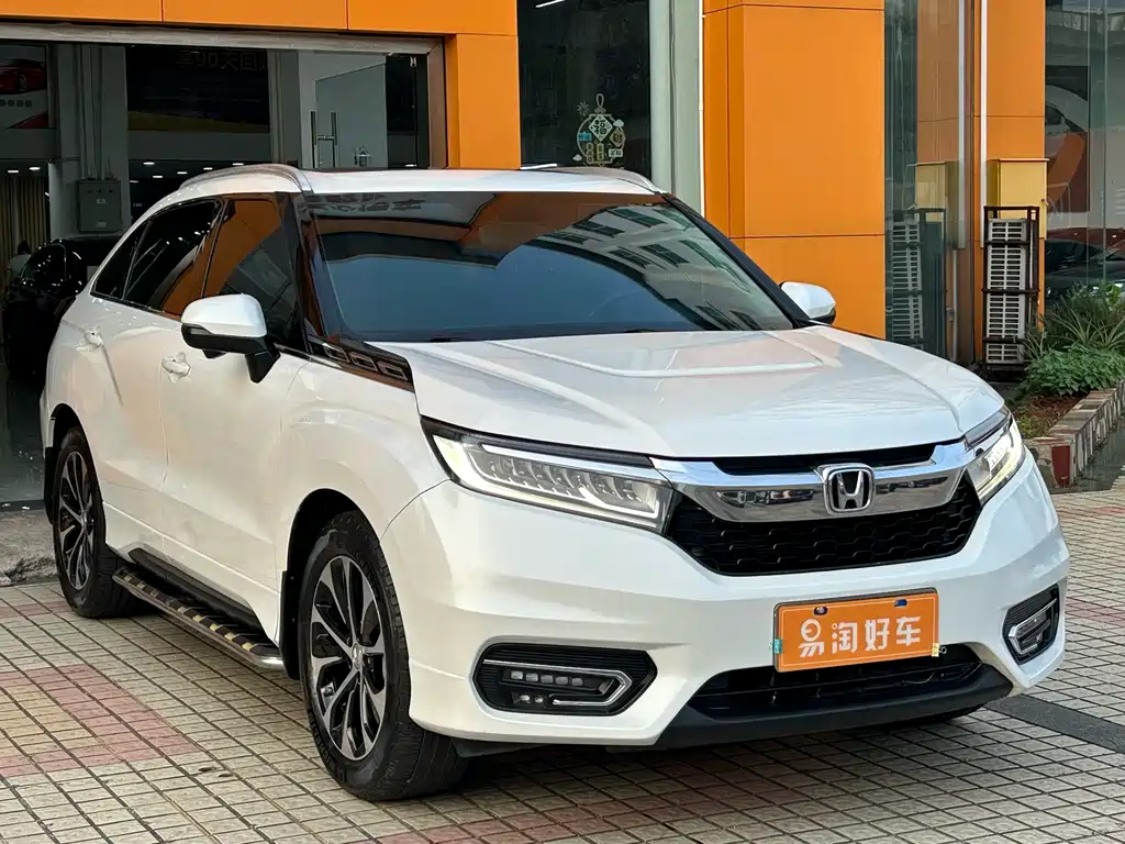Avancier 240 TURBO 2 WD Premium
