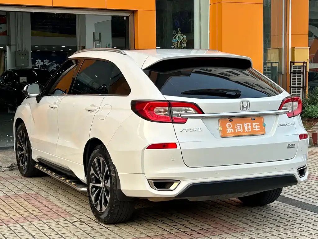 Avancier 240 TURBO 2 WD Premium