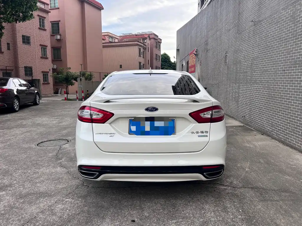 Mondeo 2.0 L GTDi240 Luxury Sport