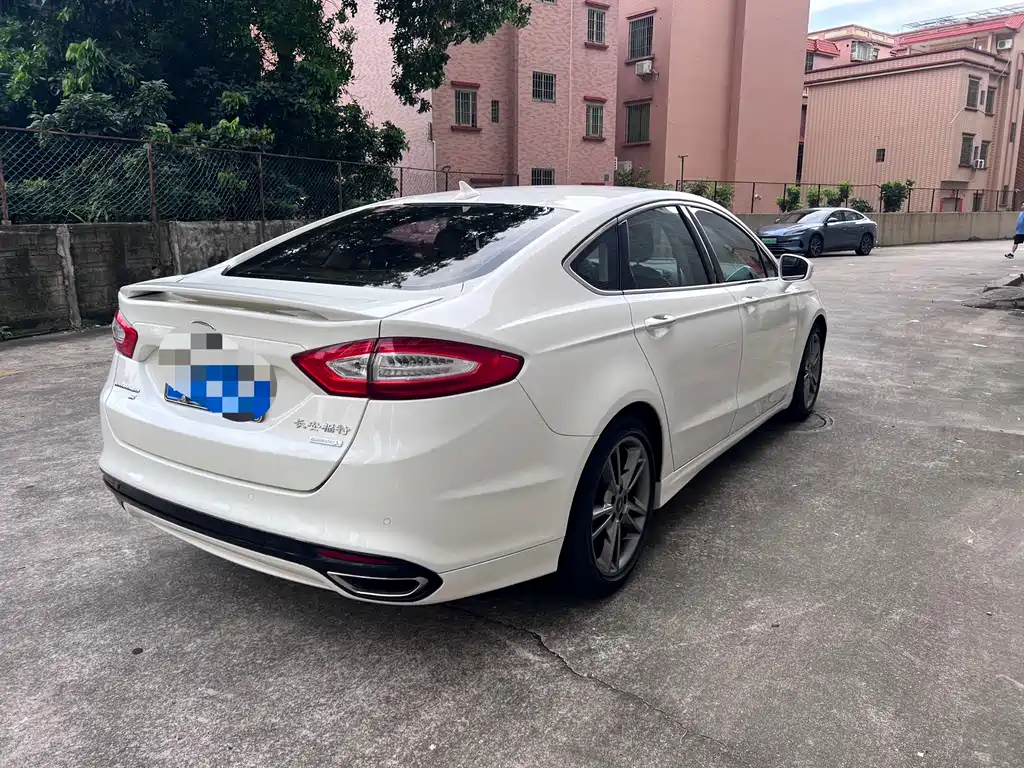 Mondeo 2.0 L GTDi240 Luxury Sport