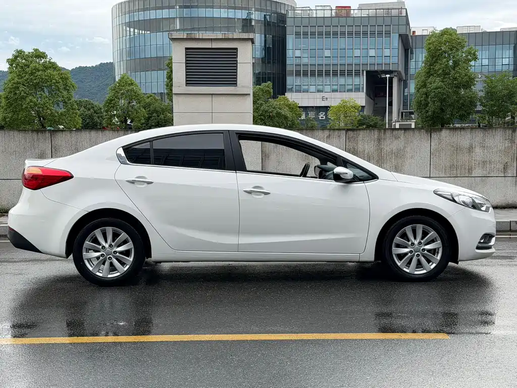 Kia K3 1.6 L Auto GLS