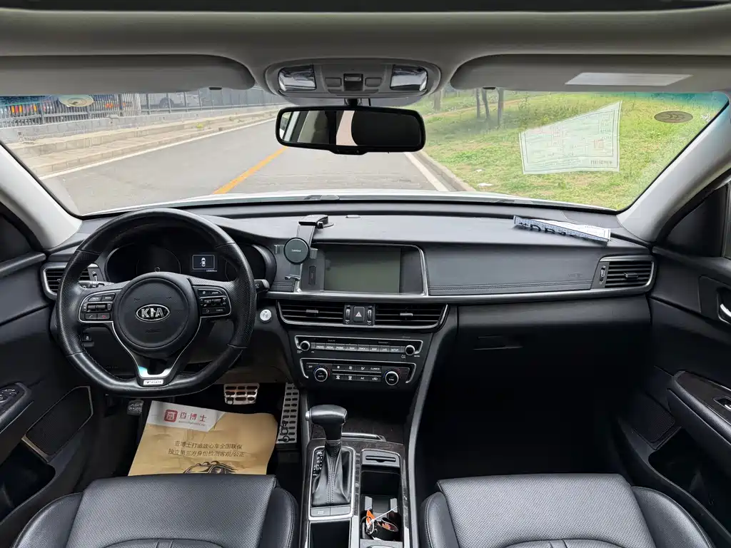 Kia K5 1.6 T Auto LUX