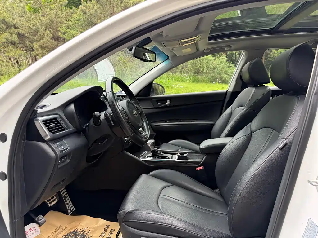 Kia K5 1.6 T Auto LUX