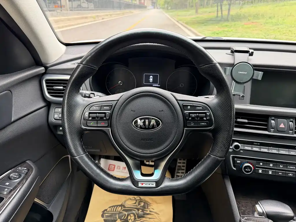 Kia K5 1.6 T Auto LUX