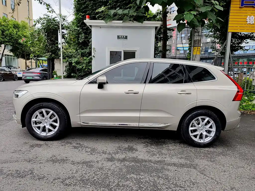 Volvo XC60 T5 4 WD Smart Ease Luxury