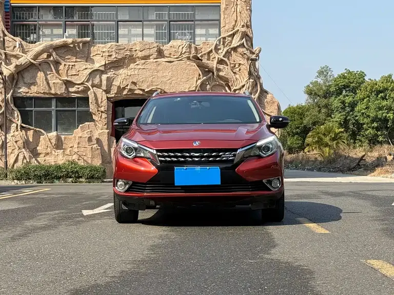 Venucia T90 2.0 L CVT Smart Style