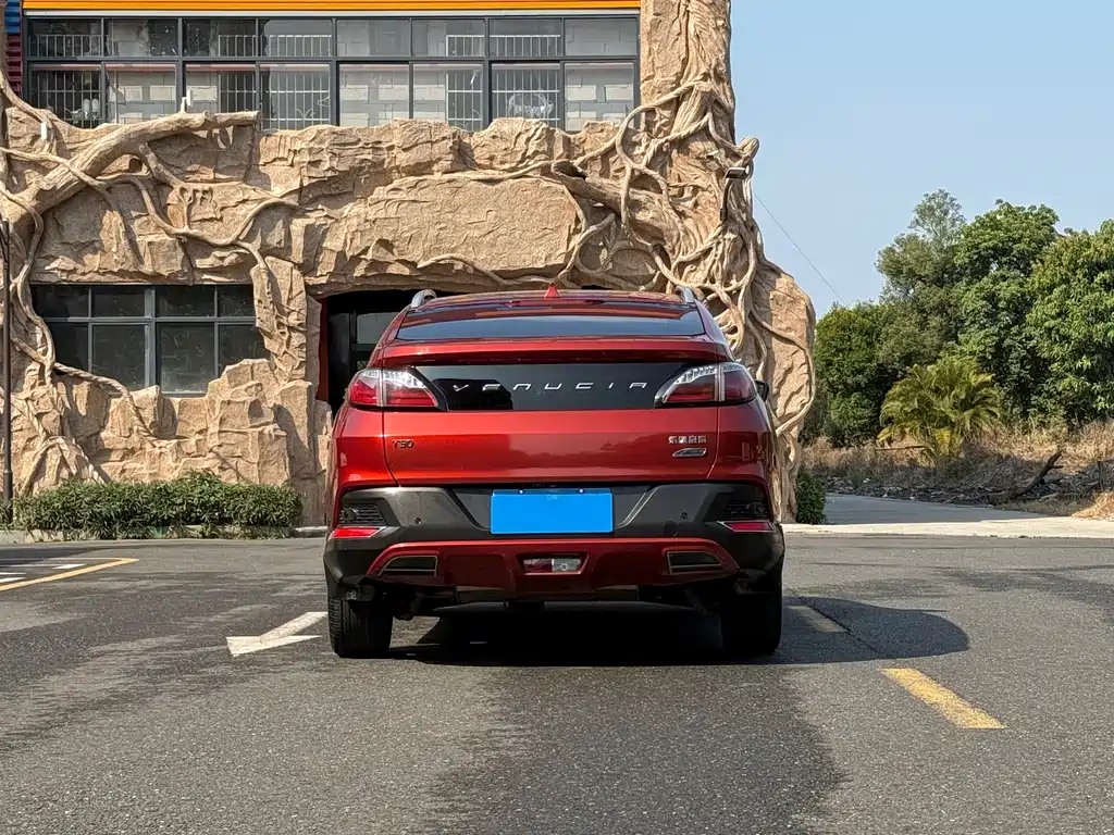 Venucia T90 2.0 L CVT Smart Style