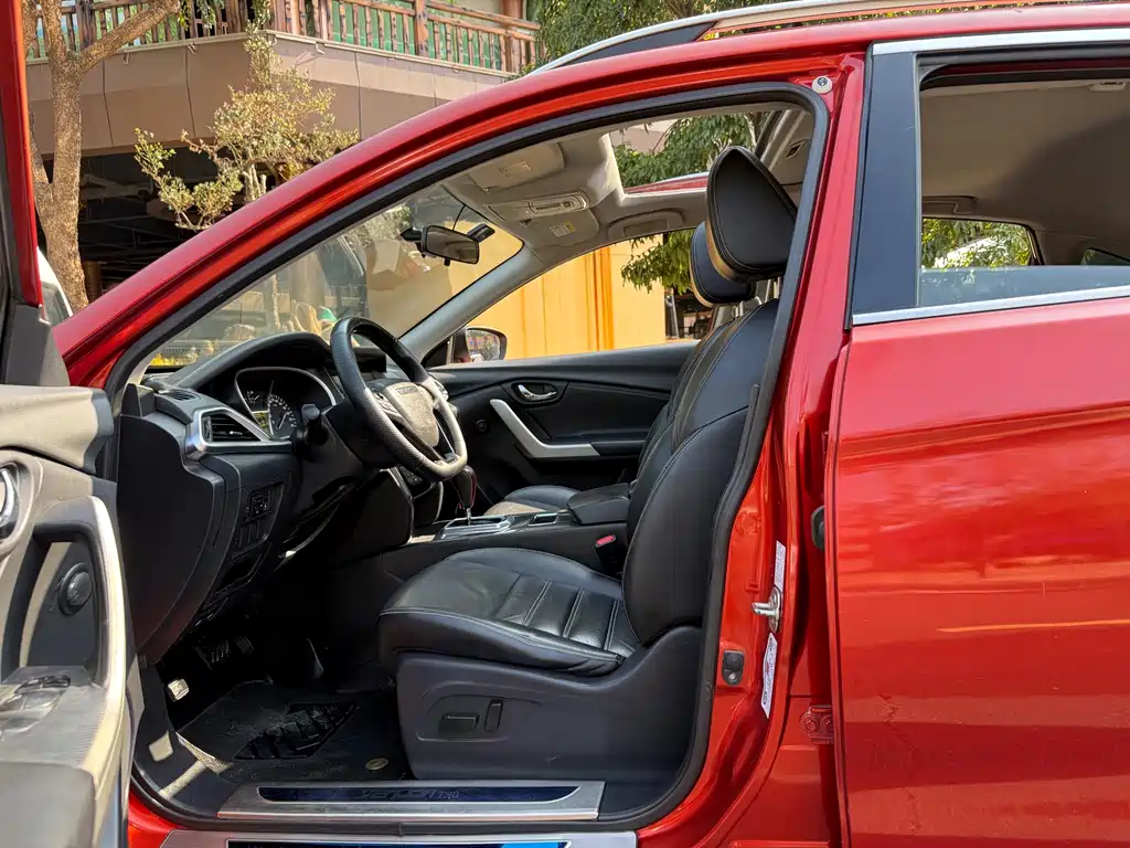 Venucia T90 2.0 L CVT Smart Style