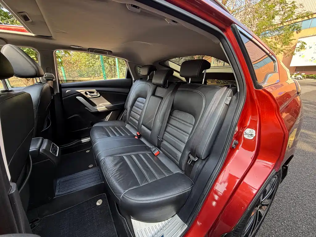 Venucia T90 2.0 L CVT Smart Style