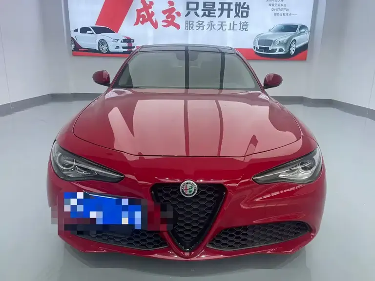 Alfa Romeo Giulia 2.0 T 280 HP Black Package Black Label Limited