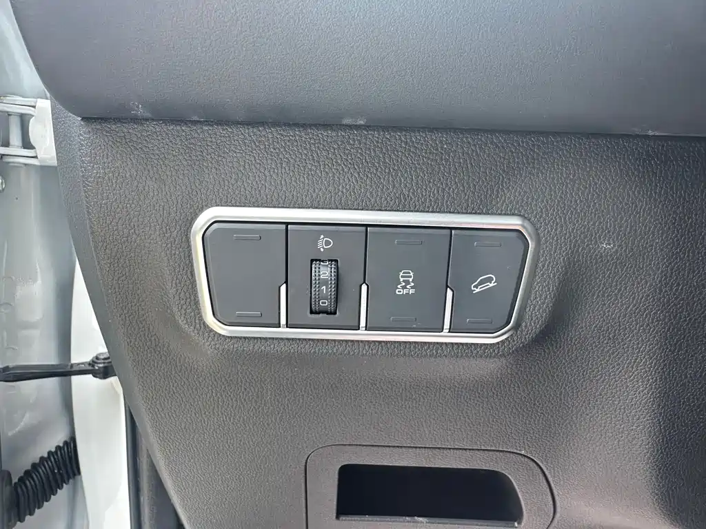 Haval M6 PLUS 1.5 T DCT Luxury Connected