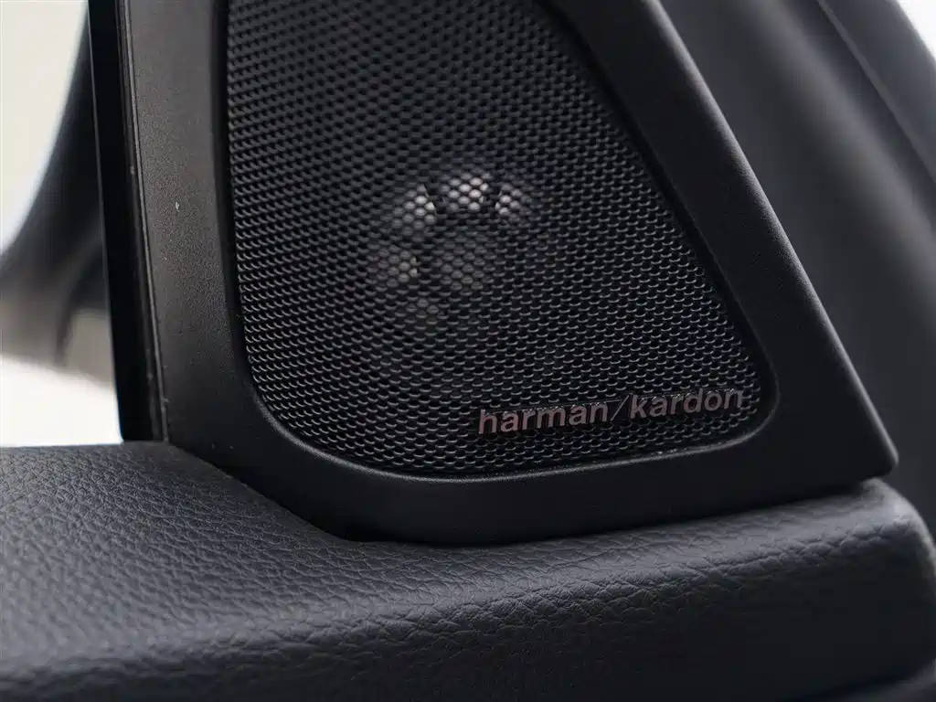 BMW M3 M3 2-door Carbon Fiber Roof
