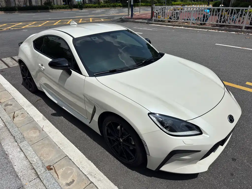 Toyota 86 GR 86 2.4 L Manual