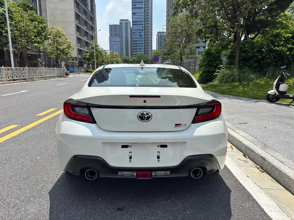Toyota 86 GR 86 2.4 L Manual
