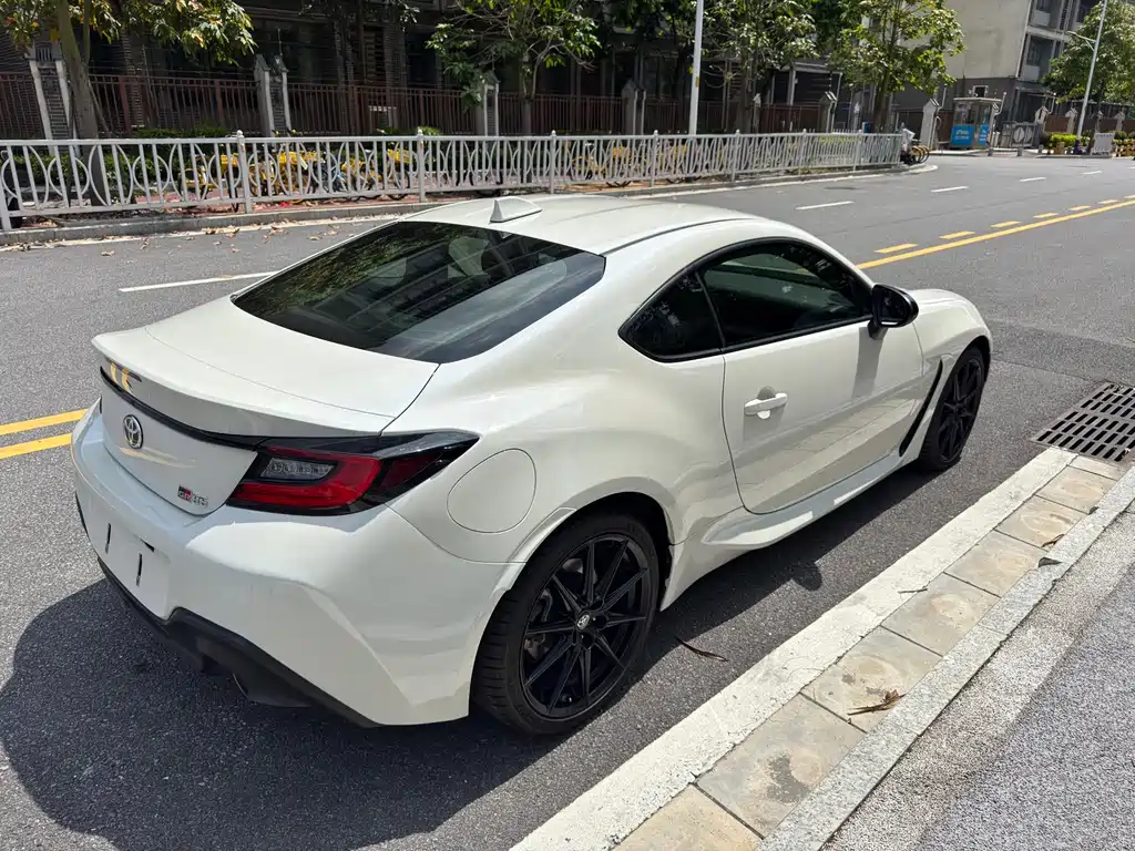 Toyota 86 GR 86 2.4 L Manual
