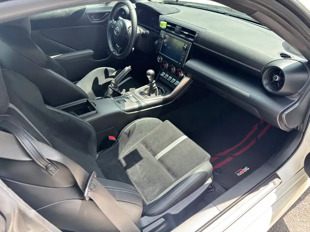 Toyota 86 GR 86 2.4 L Manual