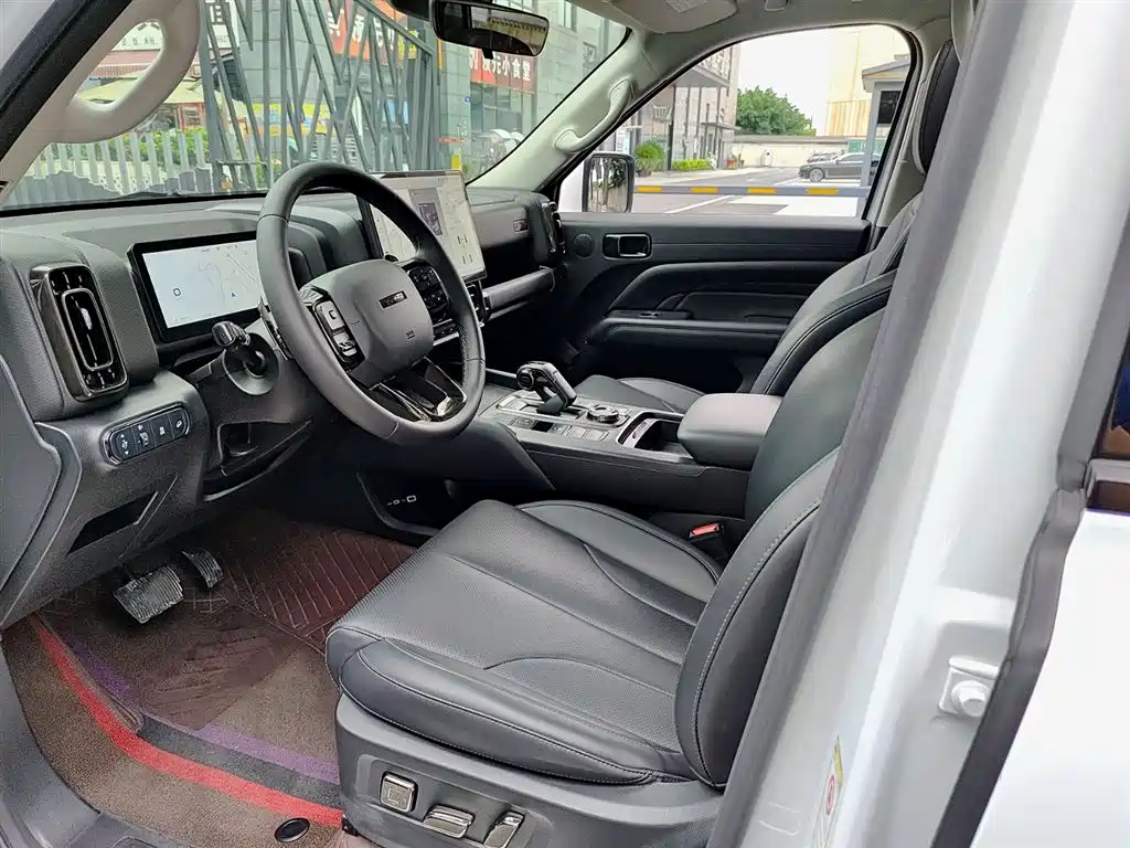 Haval H9 哈弗H9 2024款 2.0 T 汽油四驱探境版