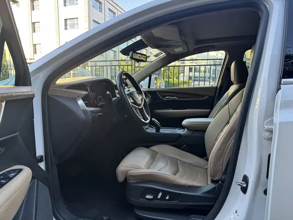 Cadillac XT5 Anniversary Celebration 28 T 4 WD Platinum