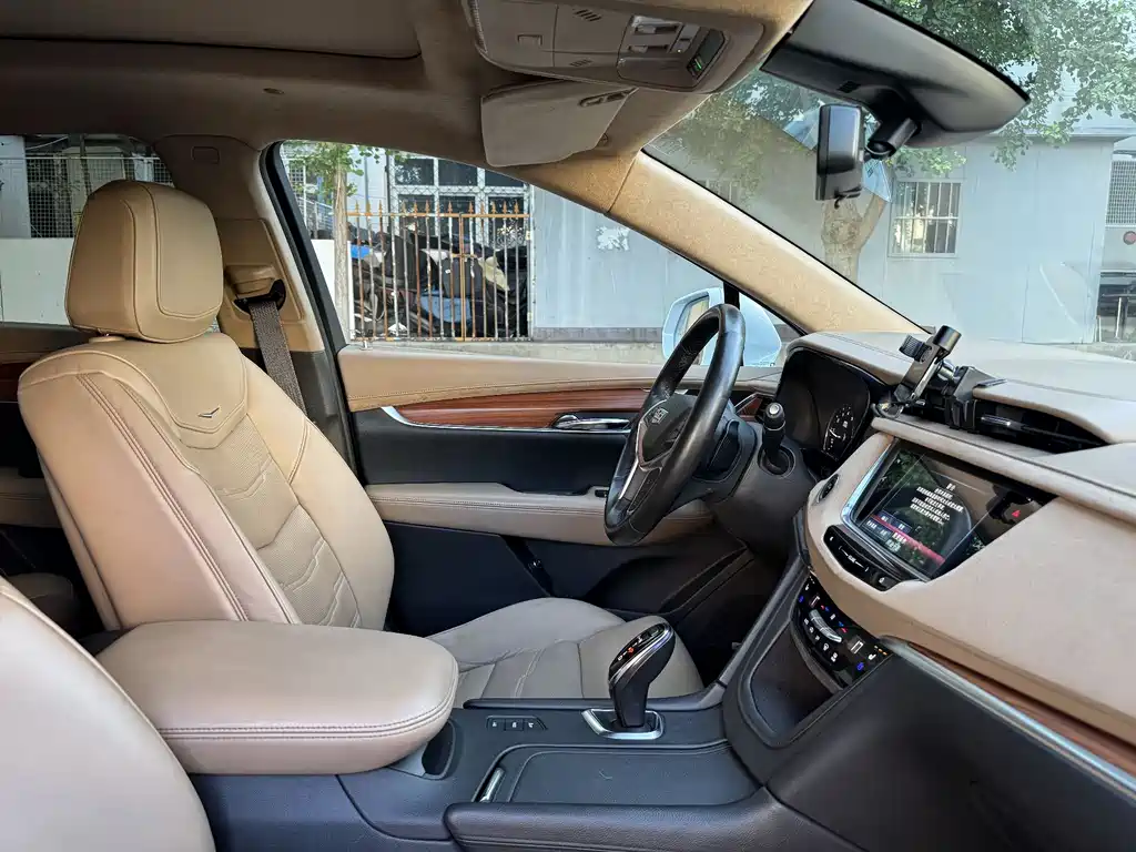 Cadillac XT5 Anniversary Celebration 28 T 4 WD Platinum