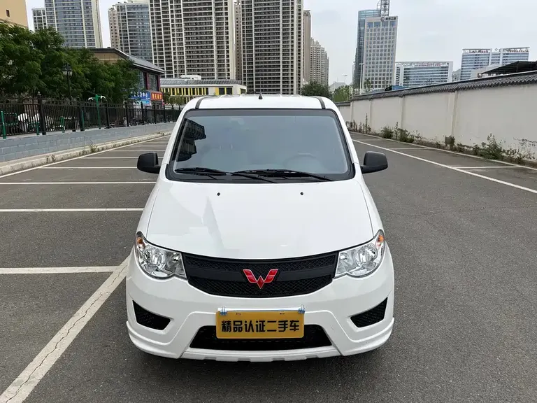 Wuling Hongguang Facelift 1.5 L S Comfort Electric Assist LAR