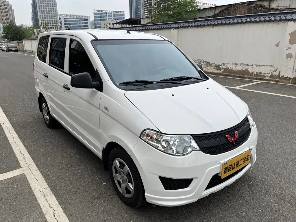 Wuling Hongguang Facelift 1.5 L S Comfort Electric Assist LAR