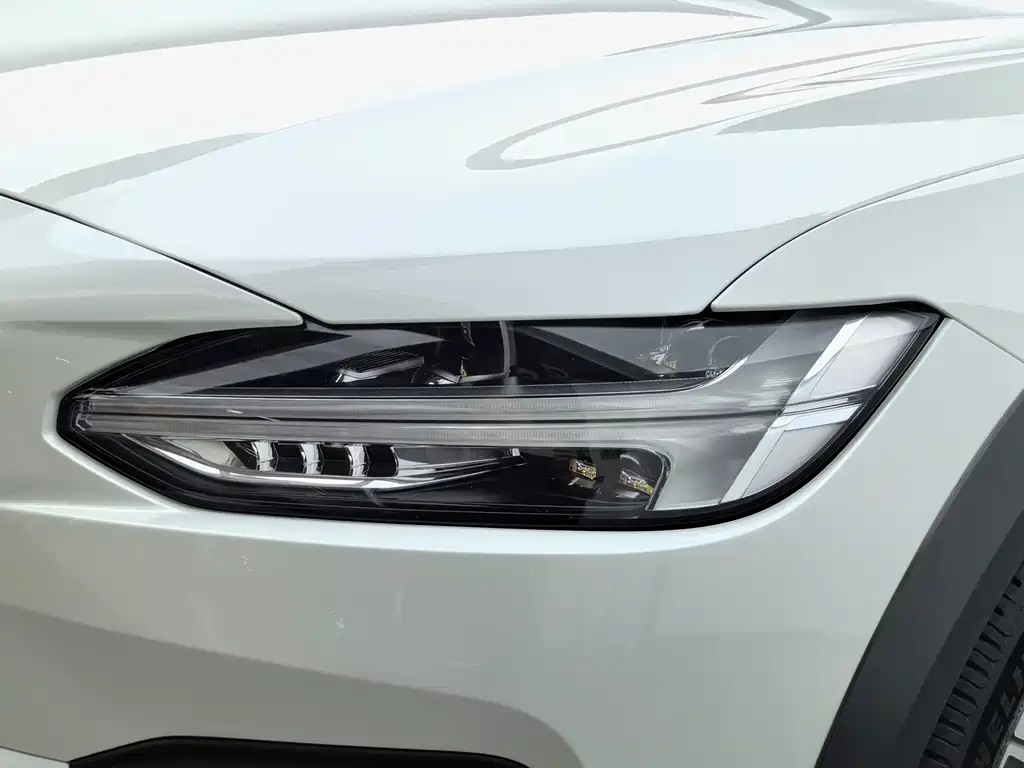 Volvo V90 Cross Country B5 AWD Smart Vision