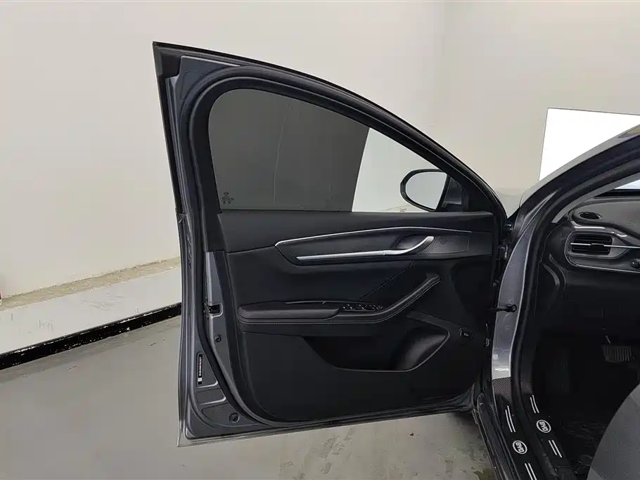 Destroyer 05 Glory DM-i 55 KM Luxury