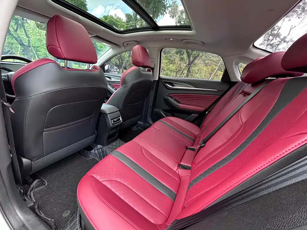 Eado PLUS Blue Whale NE 1.4 T GDI DCT Flagship
