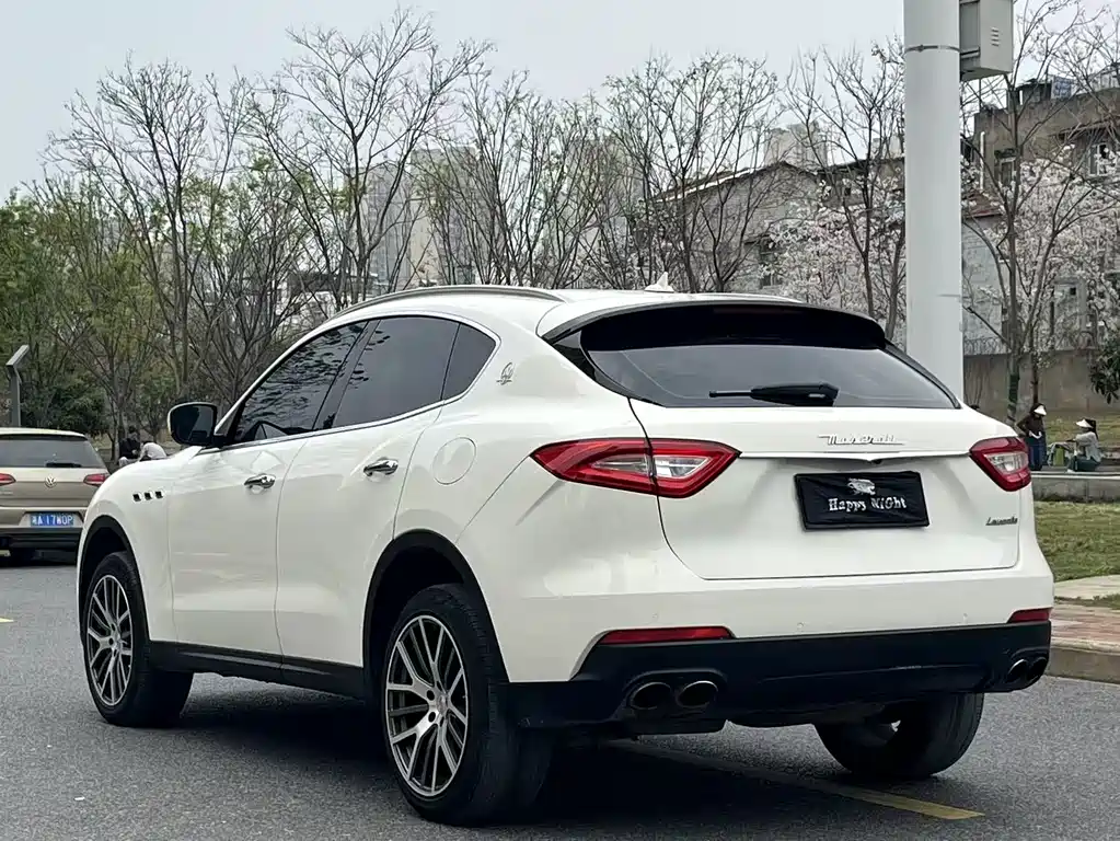 Levante 3.0 T Classic