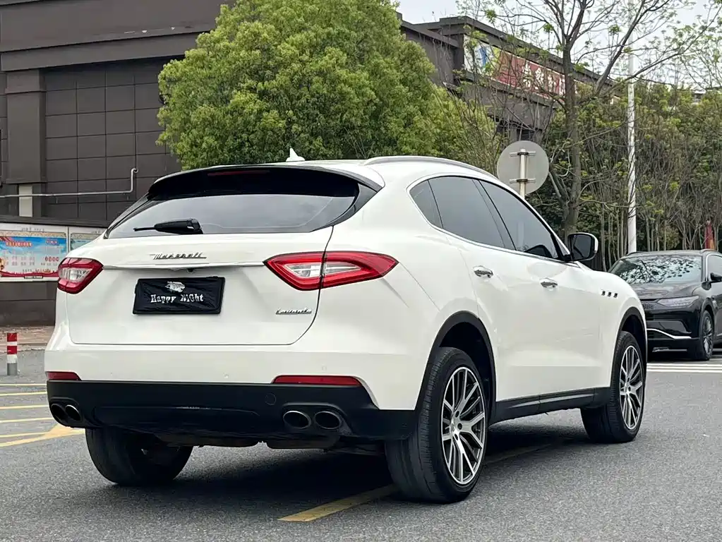 Levante 3.0 T Classic