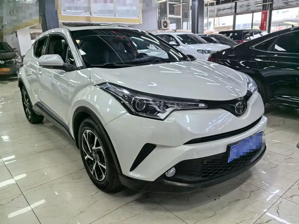 Toyota C-HR 2.0 L Leading Sunroof CN-V