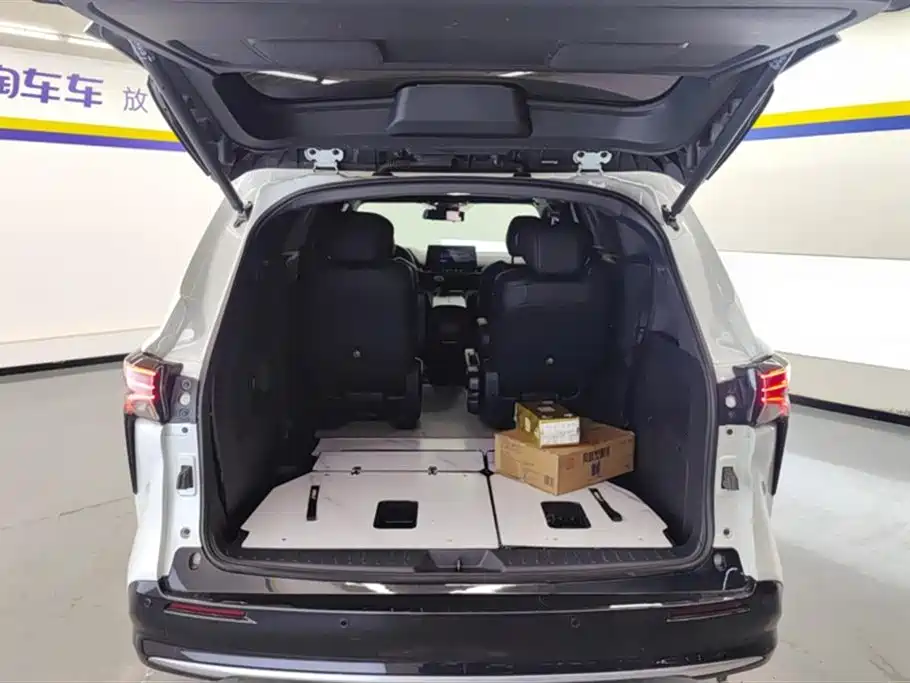 Sienna 2.5 L Hybrid Distinguished