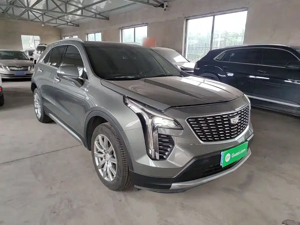 Cadillac XT4 28 T 2 WD Leading