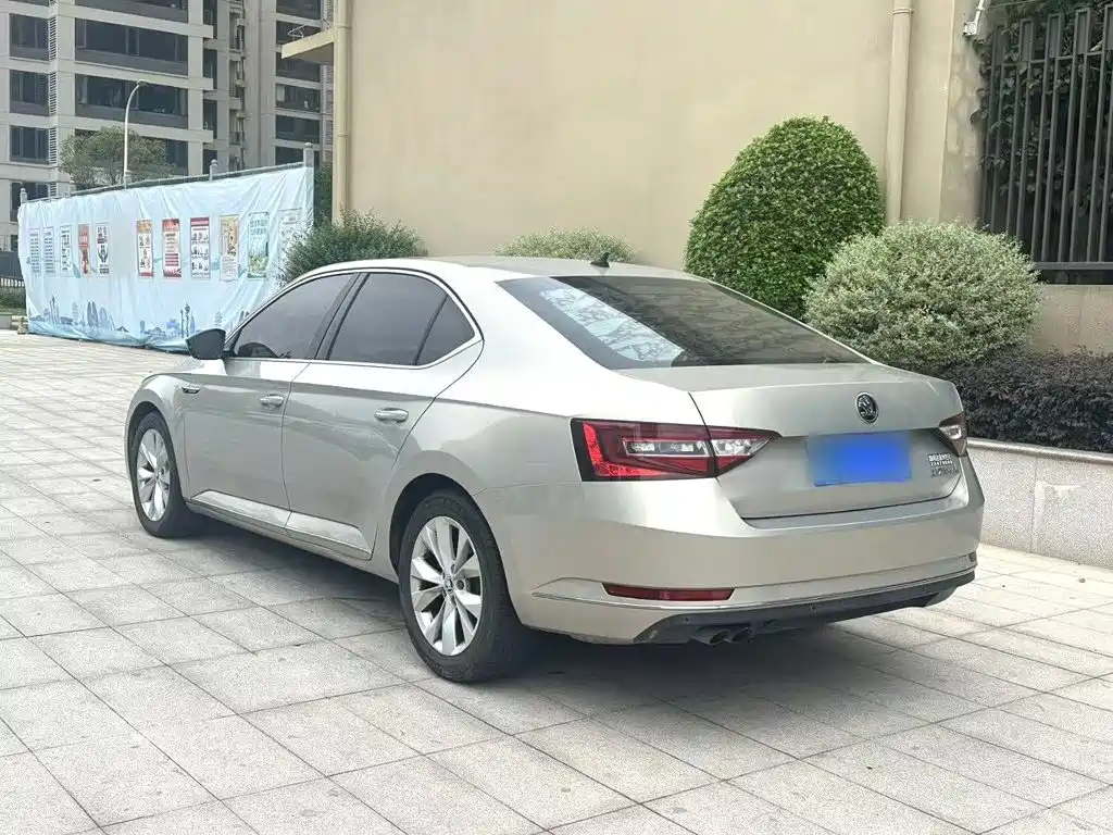 Superb TSI280 DSG Comfort CN-V