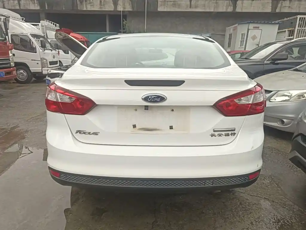 Focus Sedan 1.6 L Auto Comfort