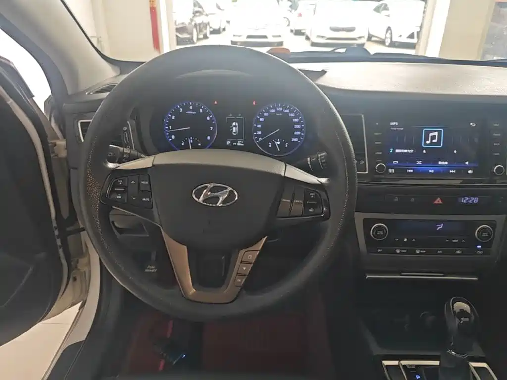 Mistra 1.8 L Auto Intelligent GLS