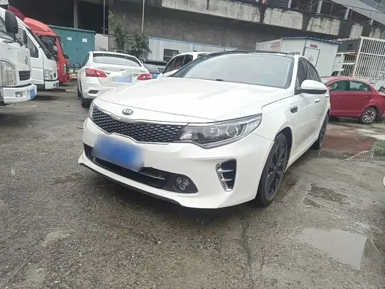 Kia K5 1.6 T Auto LUX